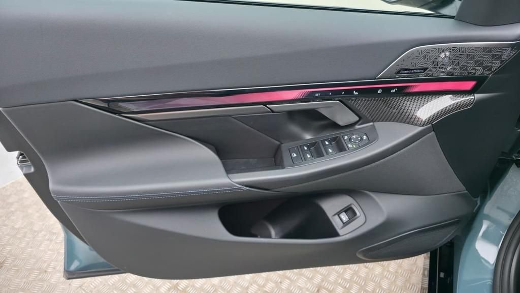 BMW i5 Pack sport eDrive40 Touring M – Image 7