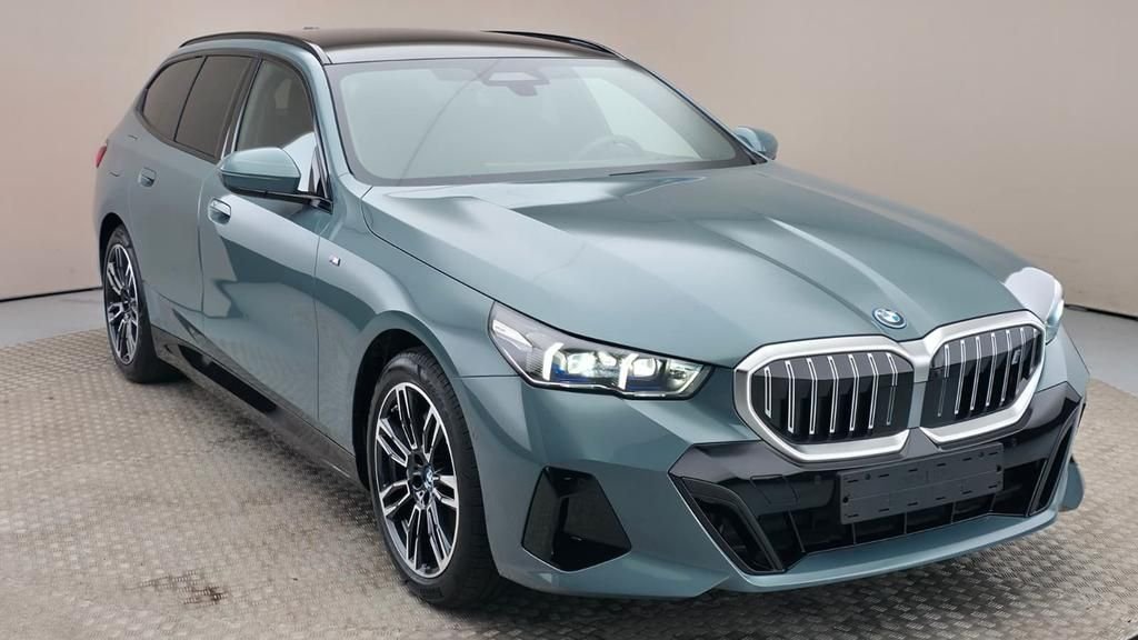 BMW i5 Pack sport eDrive40 Touring M – Image 25