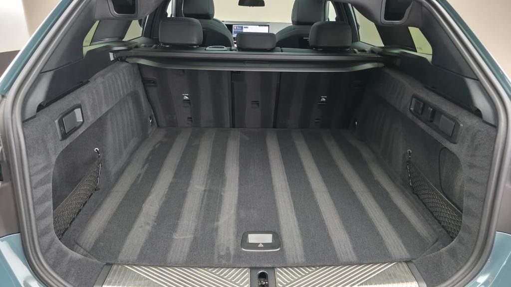 BMW i5 Pack sport eDrive40 Touring M – Image 3