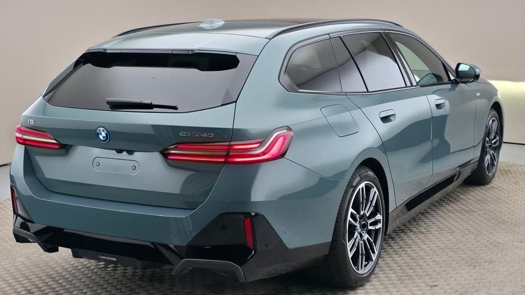 BMW i5 Pack sport eDrive40 Touring M – Image 21