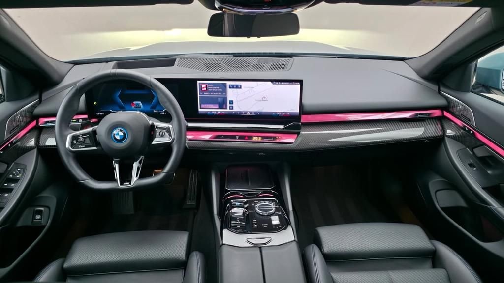 BMW i5 Pack sport eDrive40 Touring M – Image 14