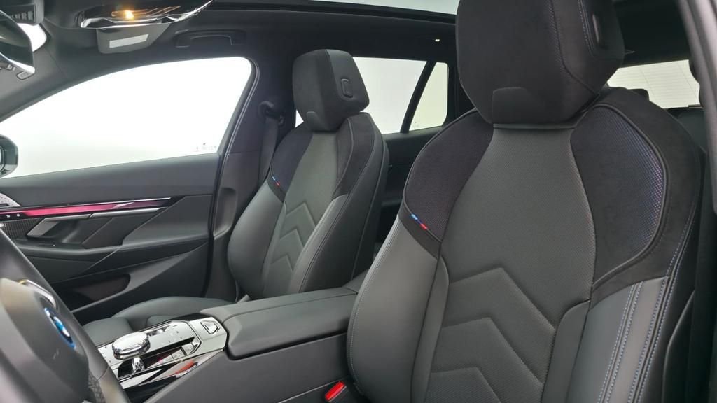 BMW i5 Pack sport eDrive40 Touring M – Image 9