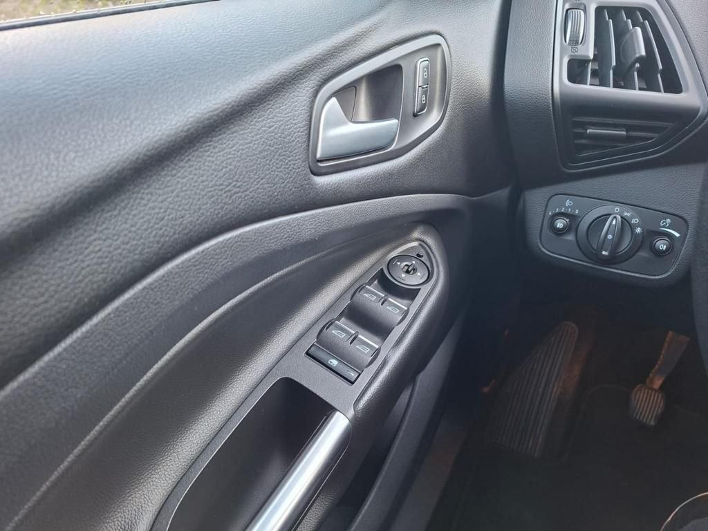 Ford Kuga 1.5 Essence SYNC Edition + Climatisation multizone – Image 3