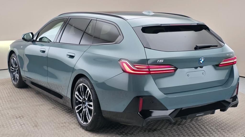 BMW i5 Pack sport eDrive40 Touring M – Image 20