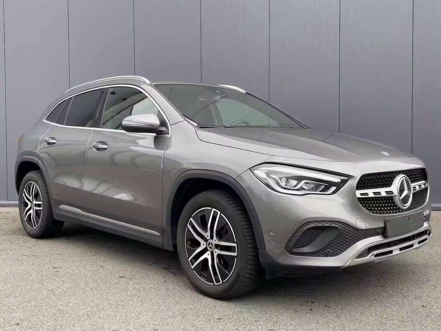 Mercedes-Benz GLA 200